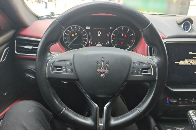 Used Maserati Ghibli 2021 2.0T Sharp Edition Steering Wheel