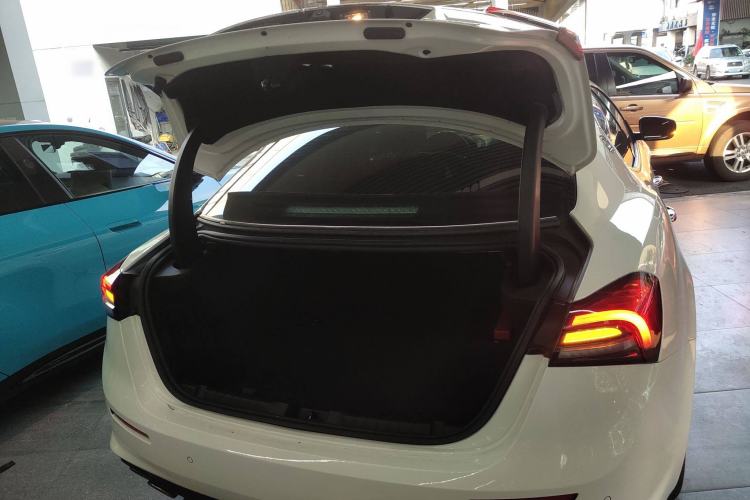 Used Maserati Ghibli 2021 2.0T Sharp Edition Trunk