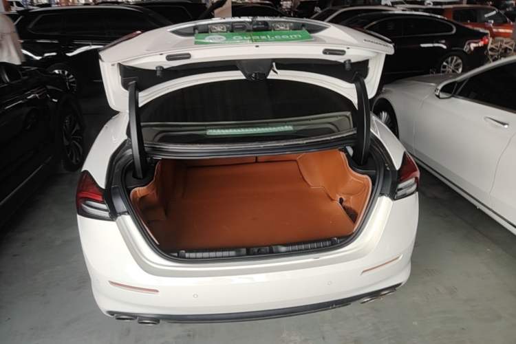 Used Maserati Ghibli 2021 2.0T Sharp Edition Trunk