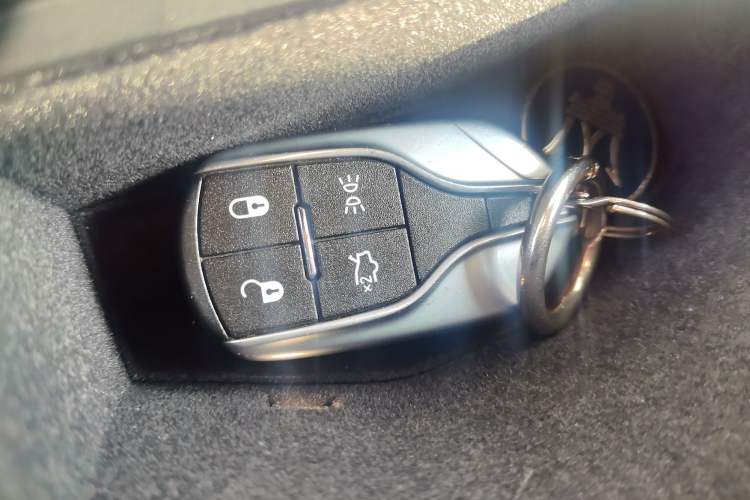 Used Maserati Ghibli 2021 2.0T Sharp Edition Vehicle Key