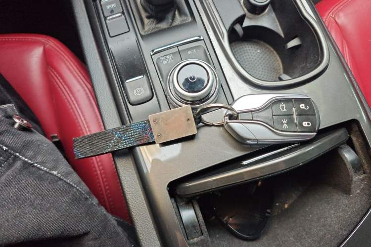 Used Maserati Ghibli 2021 2.0T Sharp Edition Vehicle Key
