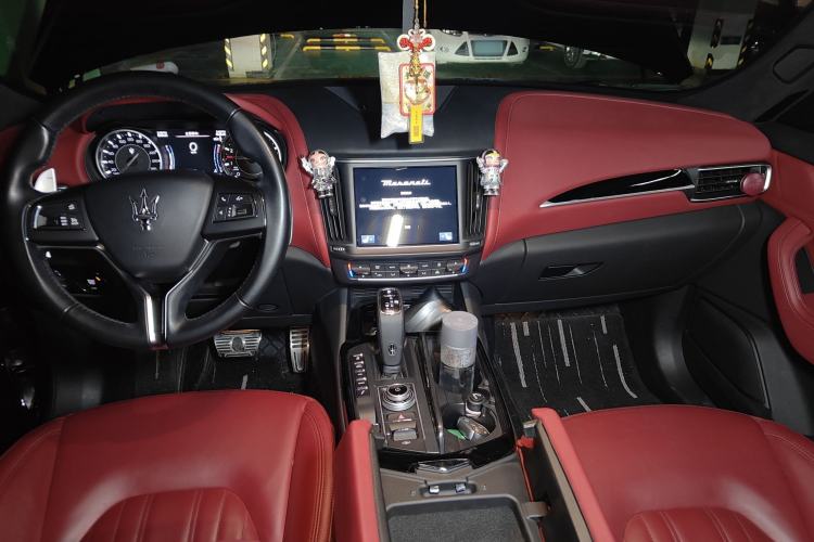 Used Maserati Ghibli 2022 3.0T Modena Center Console