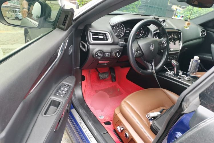 Used Maserati Ghibli 2022 2.0T GT Sharp Edition Driver Seat