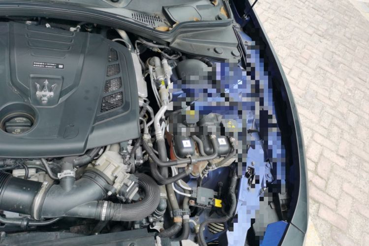 Used Maserati Ghibli 2022 2.0T GT Sharp Edition Engine Bay Left