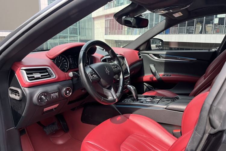 Used Maserati Ghibli 2022 2.0T GT Sharp Edition Interior 1