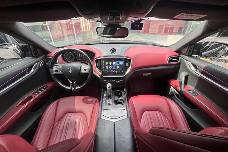 Used Maserati Ghibli 2022 2.0T GT Sharp Edition Interior 5