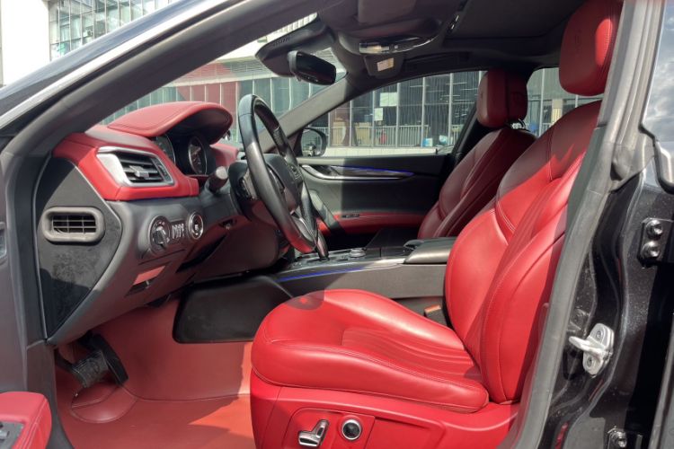 Used Maserati Ghibli 2022 2.0T GT Sharp Edition Interior 6