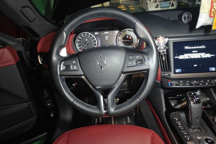 Used Maserati Ghibli 2022 3.0T Modena Steering Wheel