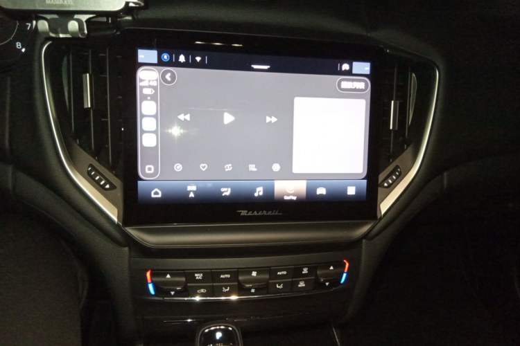 Used Maserati Ghibli 2022 2.0T GT Sharp Edition Audio And AC Panel