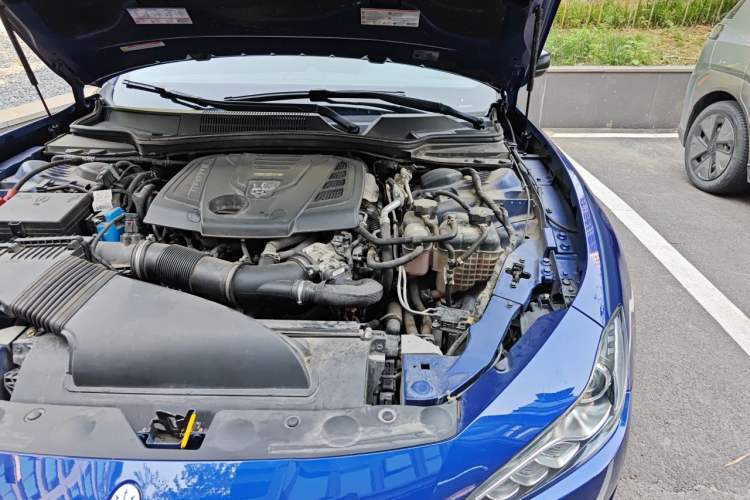 Used Maserati Ghibli 2022 2.0T GT Sharp Edition Engine Bay Left