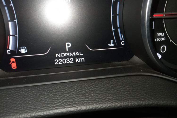 Used Maserati Ghibli 2022 2.0T GT Sharp Edition Odometer Close Up