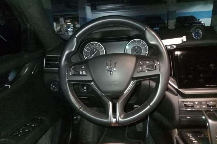Used Maserati Ghibli 2022 2.0T GT Sharp Edition Steering Wheel
