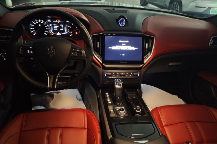 Used Maserati Ghibli 2022 3.0T Modena Center Console
