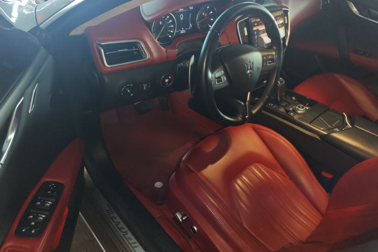 Used Maserati Ghibli 2022 2.0T GT Sharp Edition Driver Seat
