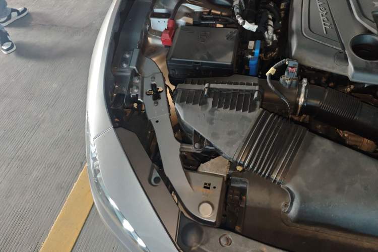 Used Maserati Ghibli 2022 2.0T GT Sharp Edition Engine Bay Right