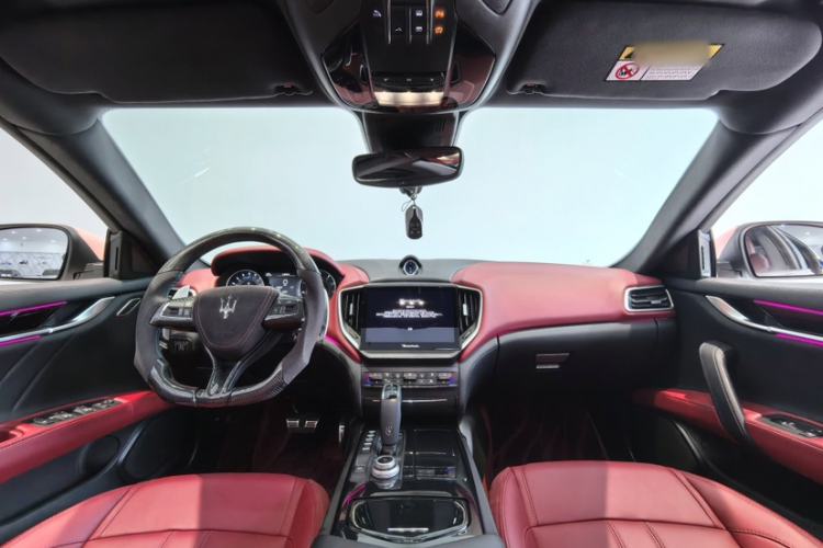 Used Maserati Ghibli 2022 3.0T Modena Interior 7