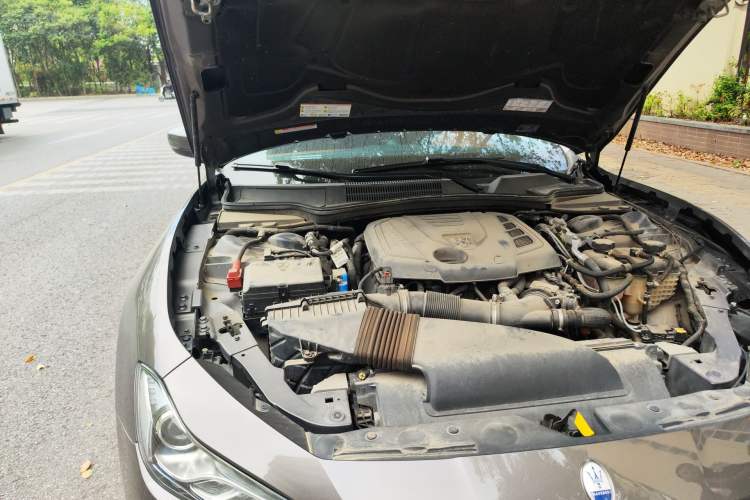 Used Maserati Ghibli 2022 2.0T GT Sharp Edition Engine Bay Right