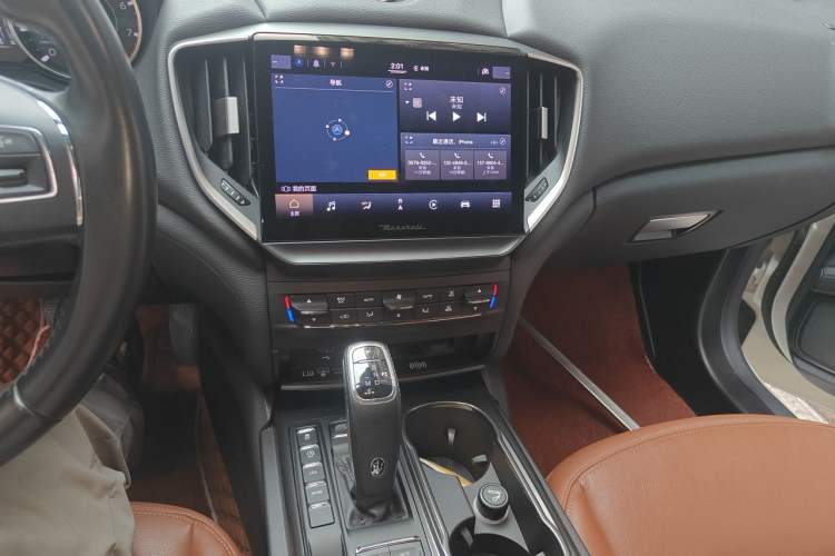 Used Maserati Ghibli 2022 2.0T GT Sharp Edition Audio And AC Panel