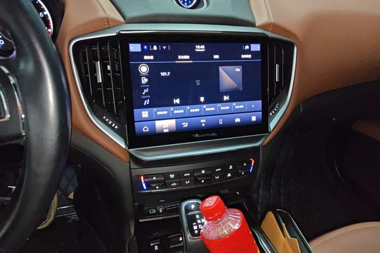 Used Maserati Ghibli 2022 2.0T GT Sharp Edition Audio And AC Panel