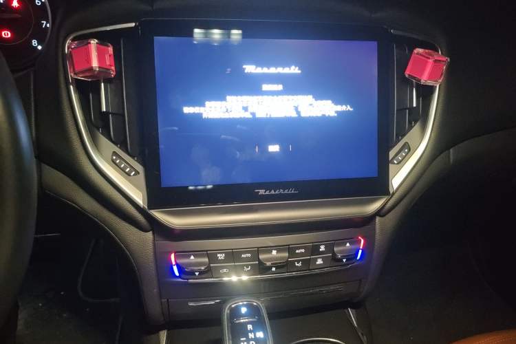 Used Maserati Ghibli 2022 2.0T GT Sharp Edition Audio And AC Panel