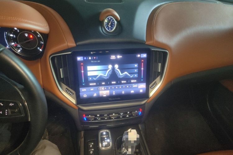 Used Maserati Ghibli 2022 2.0T GT Sharp Edition Audio And AC Panel