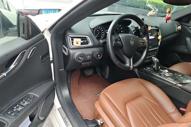 Used Maserati Ghibli 2022 2.0T GT Sharp Edition Driver Seat