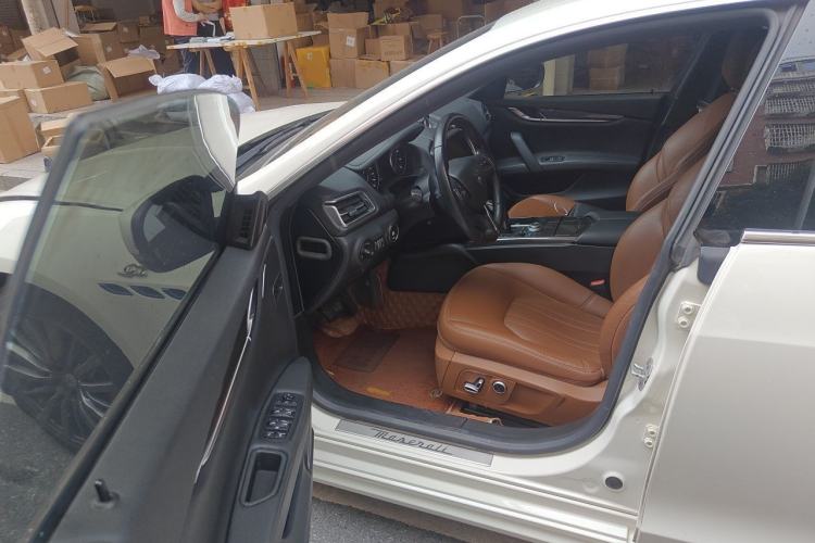 Used Maserati Ghibli 2022 2.0T GT Sharp Edition Driver Seat
