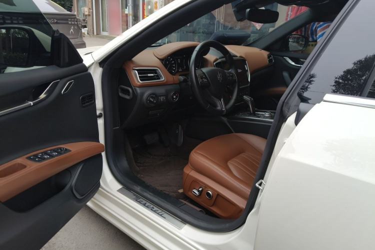 Used Maserati Ghibli 2022 2.0T GT Sharp Edition Driver Seat