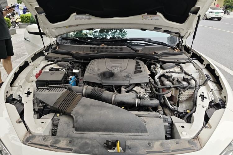 Used Maserati Ghibli 2022 2.0T GT Sharp Edition Engine Bay