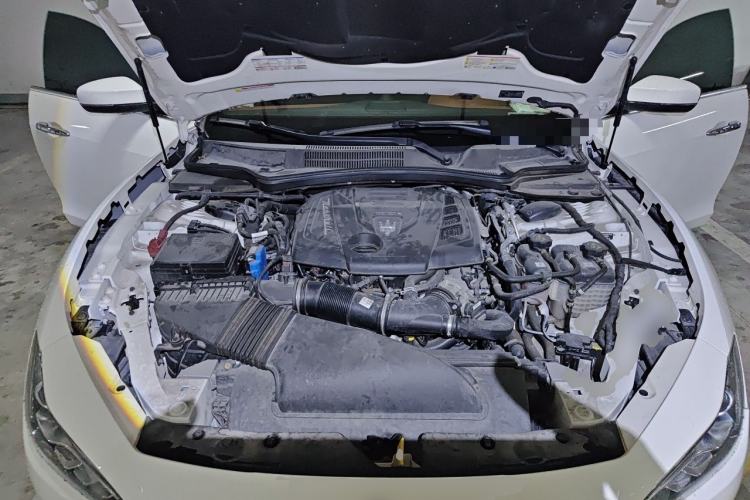 Used Maserati Ghibli 2022 2.0T GT Sharp Edition Engine Bay