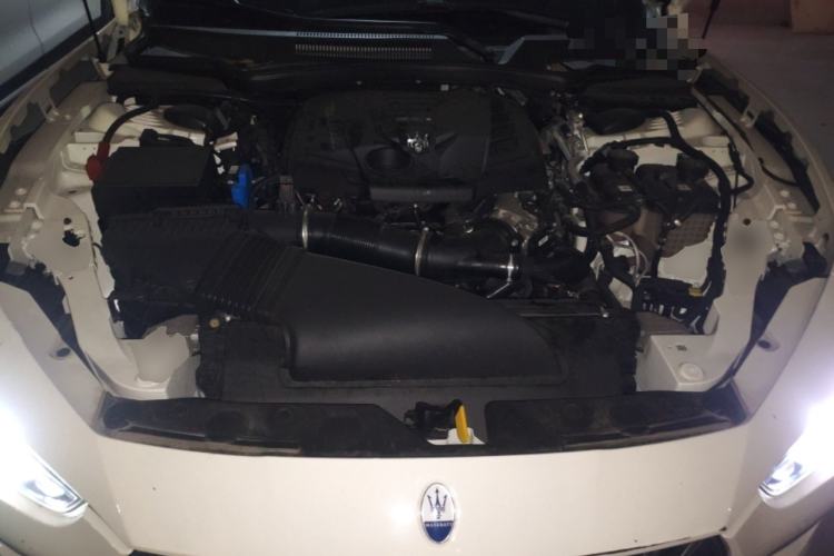 Used Maserati Ghibli 2022 2.0T GT Sharp Edition Engine Bay