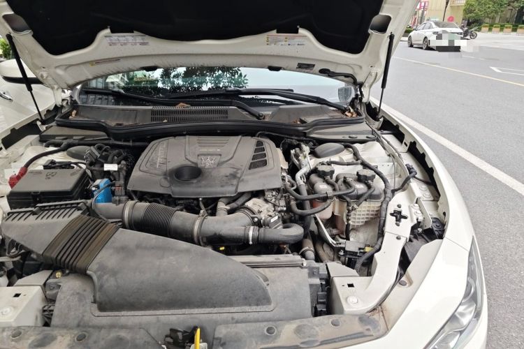Used Maserati Ghibli 2022 2.0T GT Sharp Edition Engine Bay Left