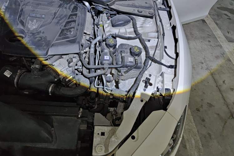 Used Maserati Ghibli 2022 2.0T GT Sharp Edition Engine Bay Left