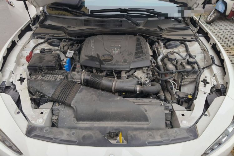 Used Maserati Ghibli 2022 2.0T GT Sharp Edition Engine Bay
