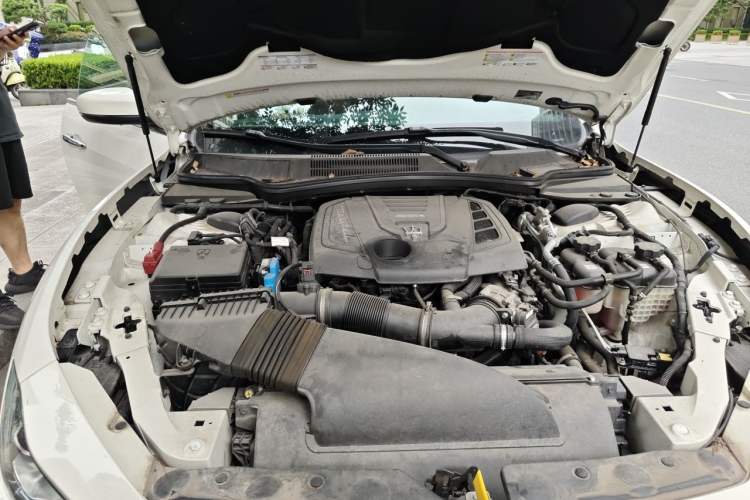 Used Maserati Ghibli 2022 2.0T GT Sharp Edition Engine Bay Right
