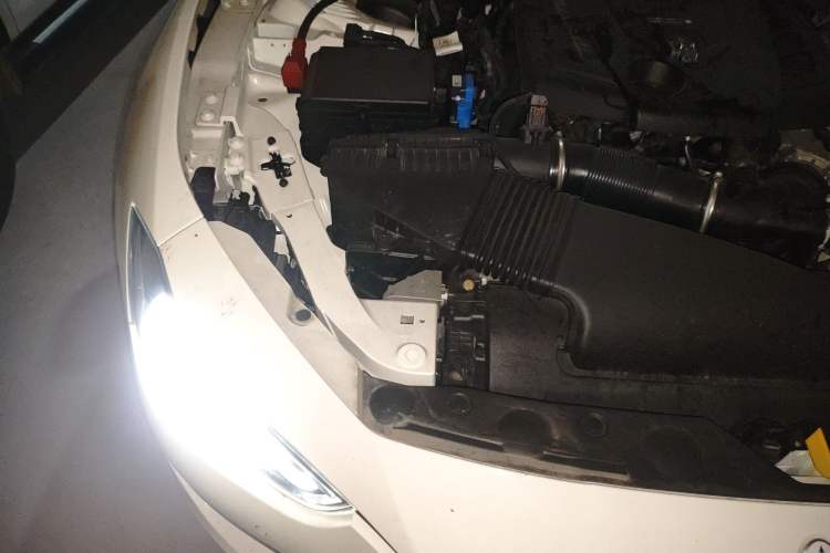 Used Maserati Ghibli 2022 2.0T GT Sharp Edition Engine Bay Right