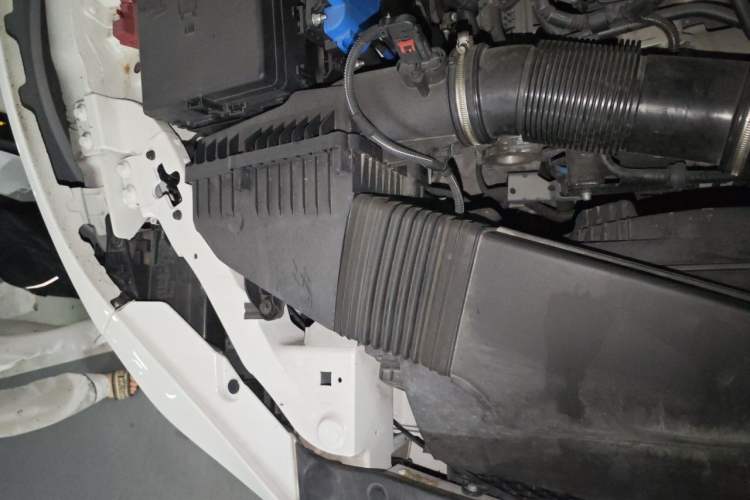 Used Maserati Ghibli 2022 2.0T GT Sharp Edition Engine Bay Right