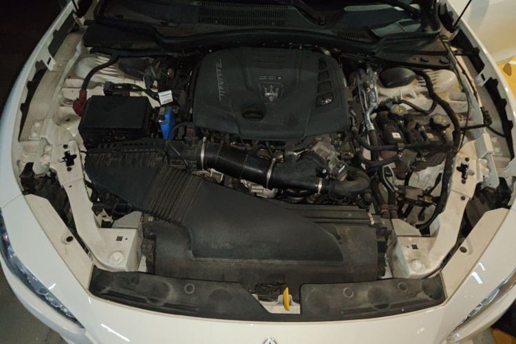 Used Maserati Ghibli 2022 2.0T GT Sharp Edition Engine Bay
