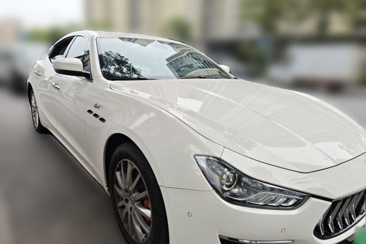 Used Maserati Ghibli 2022 2.0T GT Sharp Edition Front Right 45 Deg
