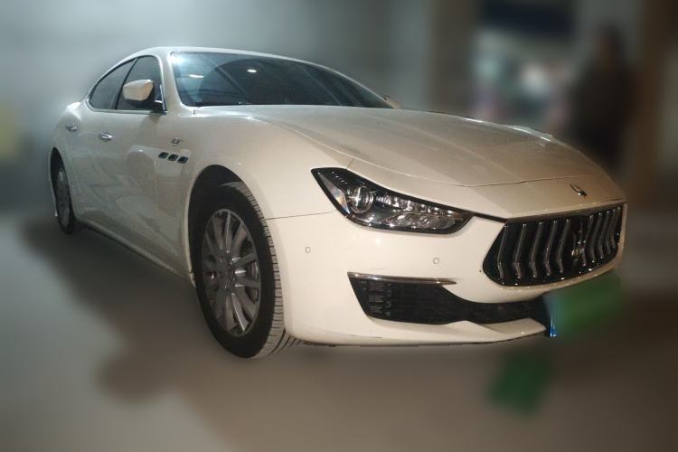 Used Maserati Ghibli 2022 2.0T GT Sharp Edition Front Right 45 Deg