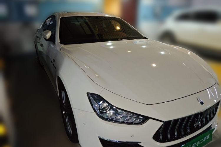 Used Maserati Ghibli 2022 2.0T GT Sharp Edition Front Right 45 Deg