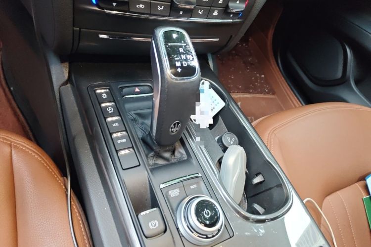 Used Maserati Ghibli 2022 2.0T GT Sharp Edition Gear Lever