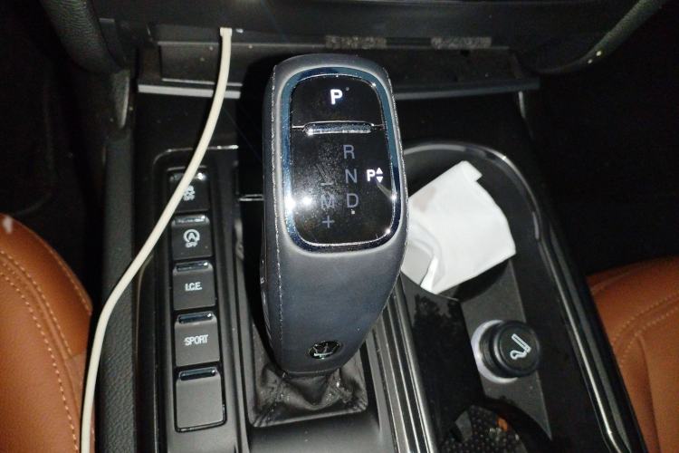 Used Maserati Ghibli 2022 2.0T GT Sharp Edition Gear Lever