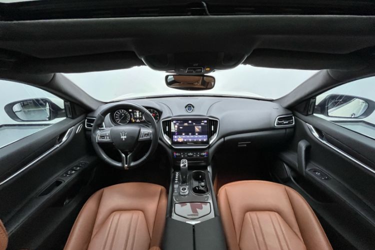 Used Maserati Ghibli 2022 2.0T GT Sharp Edition Interior 1