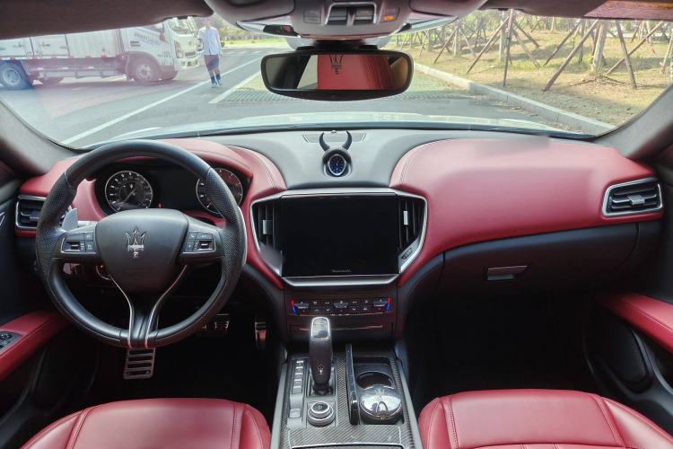 Used Maserati Ghibli 2022 3.0T Modena Interior 1