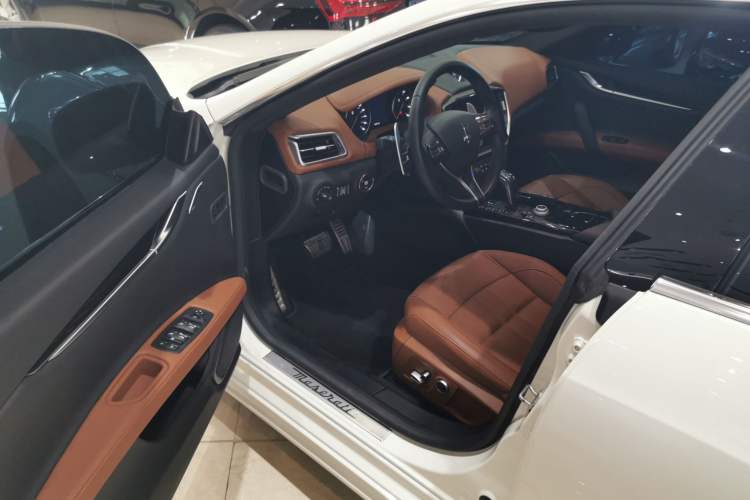 Used Maserati Ghibli 2022 3.0T Modena Interior 3