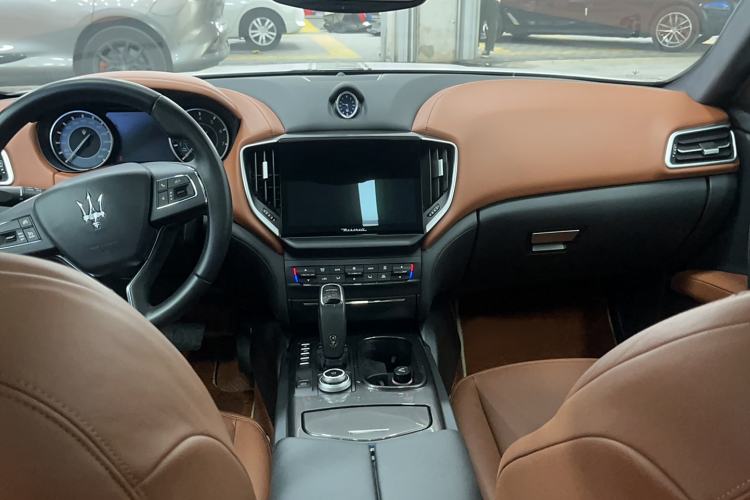 Used Maserati Ghibli 2022 2.0T GT Sharp Edition Interior 3