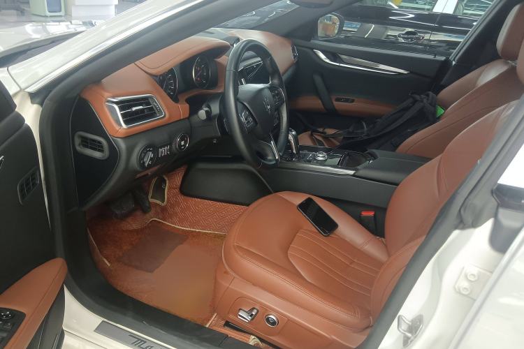 Used Maserati Ghibli 2022 2.0T GT Sharp Edition Left Front Seat