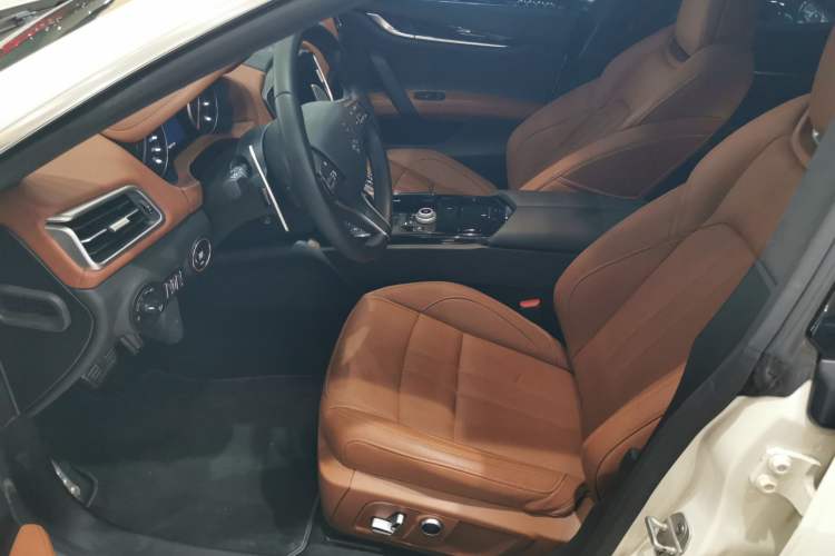 Used Maserati Ghibli 2022 3.0T Modena Left Front Seat