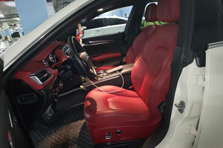 Used Maserati Ghibli 2022 2.0T GT Sharp Edition Left Front Seat